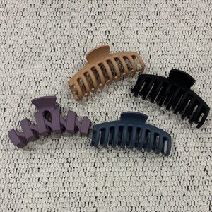 Assorted Martw Hair Claw Clip